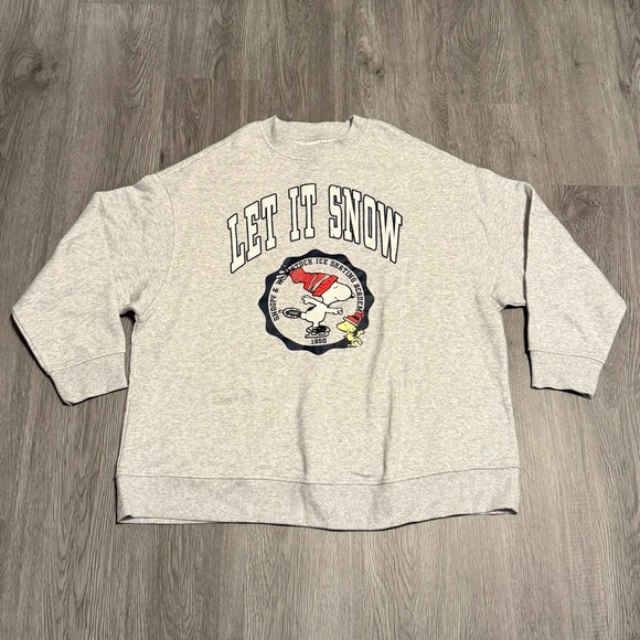 H&M x Peanuts Oversized Snoopy Sweatshirt - Picture 1 of 5